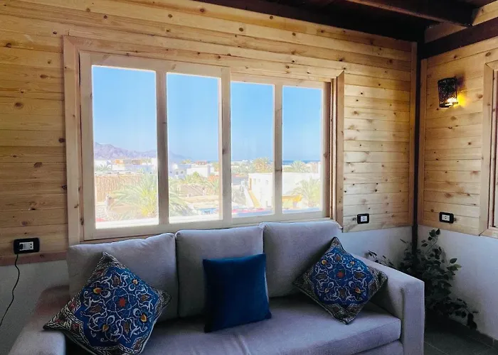 Cozy Sea View Rooftop 1 Bedroom * 达哈布